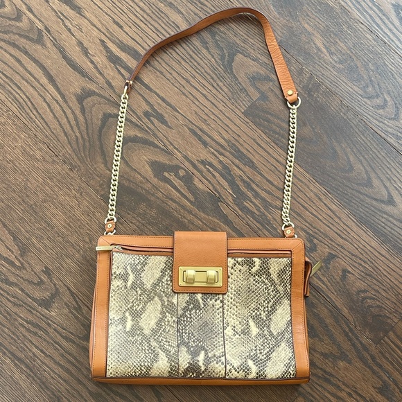 NWT BCBGMAXAZRIA Halena shoulder bag - Picture 2 of 7